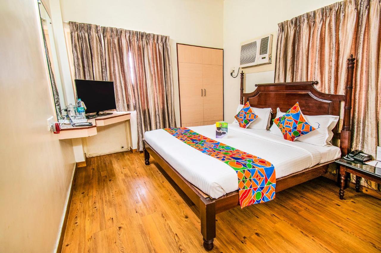 Hotel Crescent Inn Chennai Exterior foto